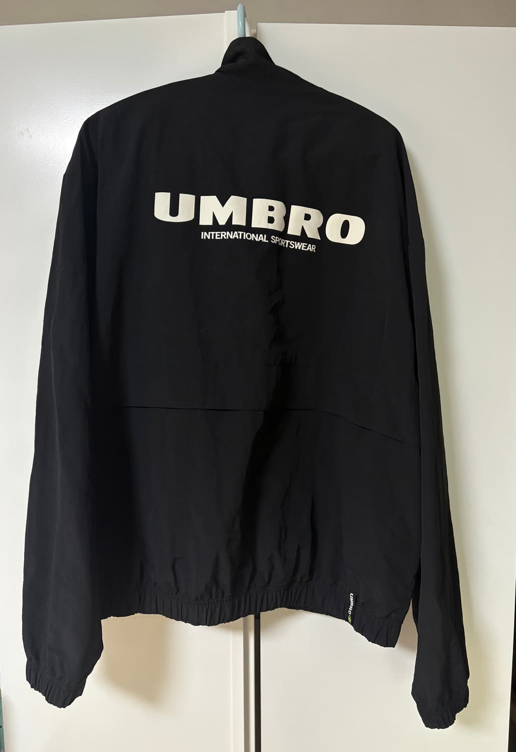 엄브로 바람막이 블랙 상품이미지2