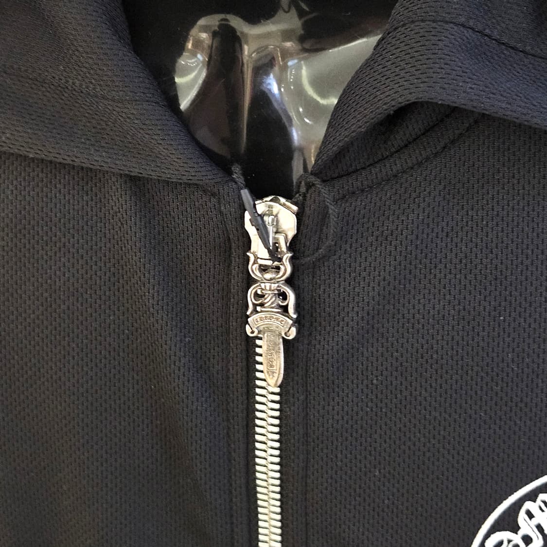 [M] 크롬하츠 말발굽 레터링 후드 트랙자켓 블랙LWVOJKGX 상품이미지5