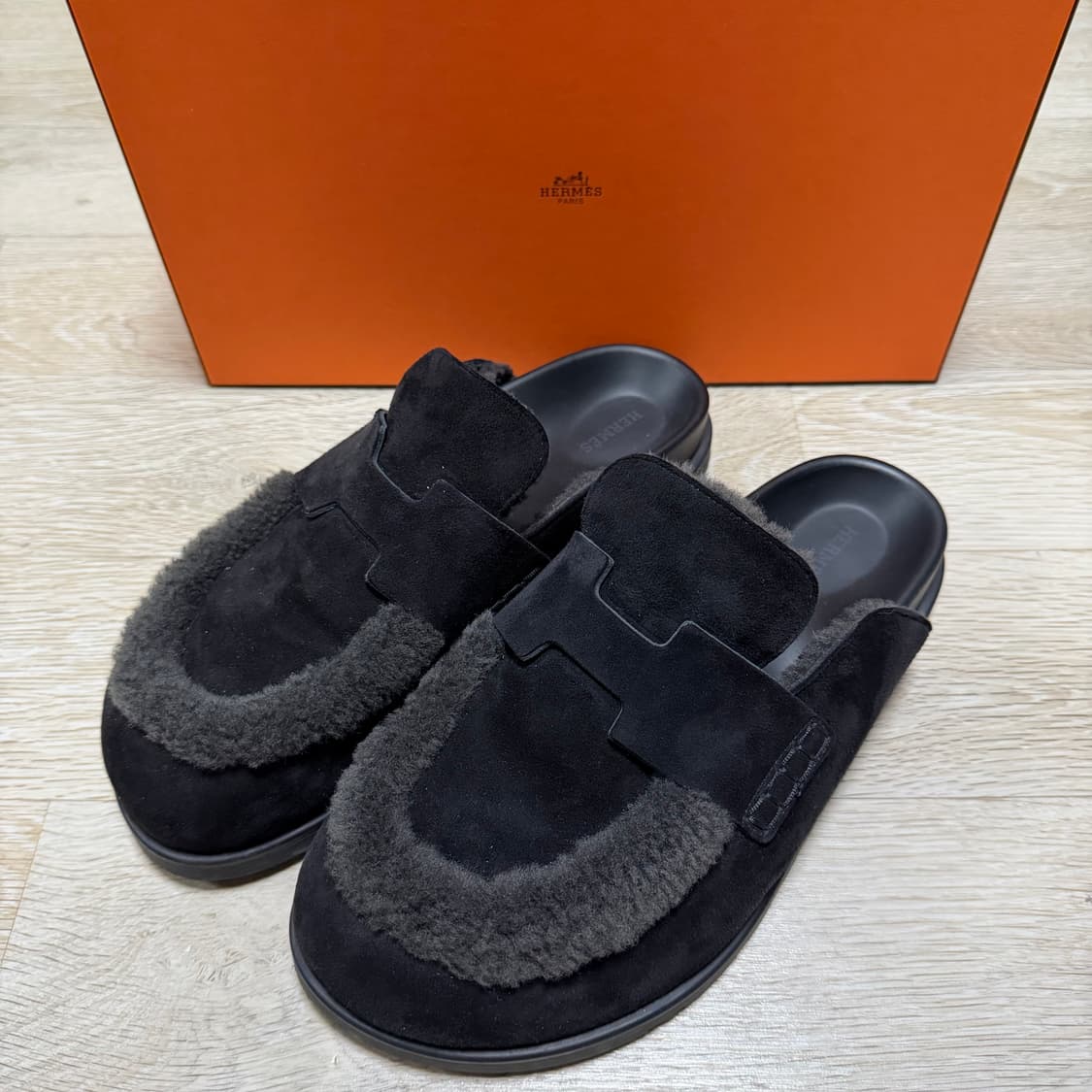 [S+급/42.5] 에르메스 시어링 고 뮬 스웨이드 블로퍼 상품이미지1