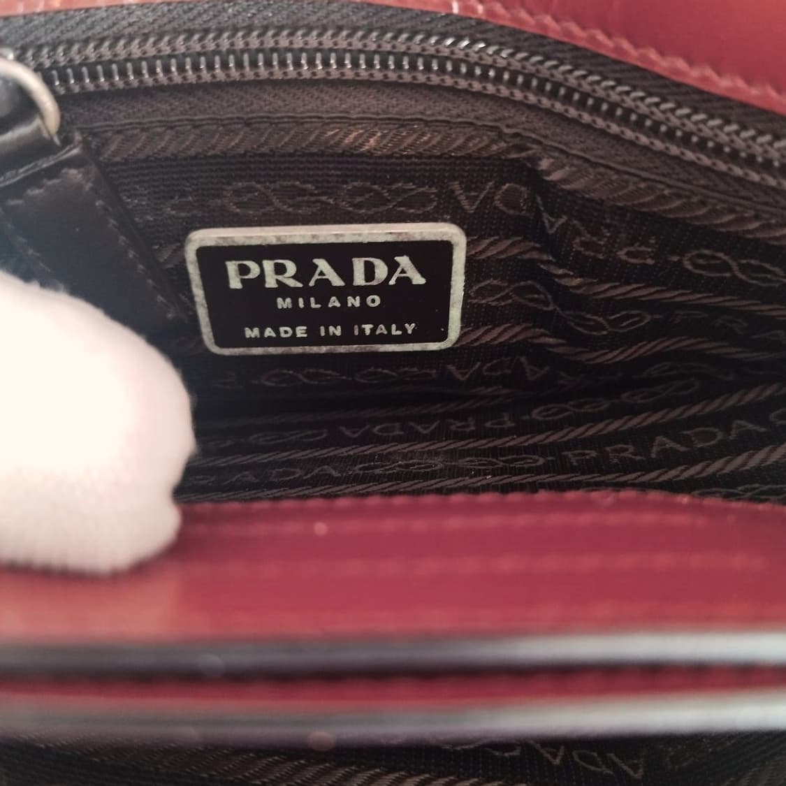 프라다 모던 아카이프 레더 토트백 상품이미지10