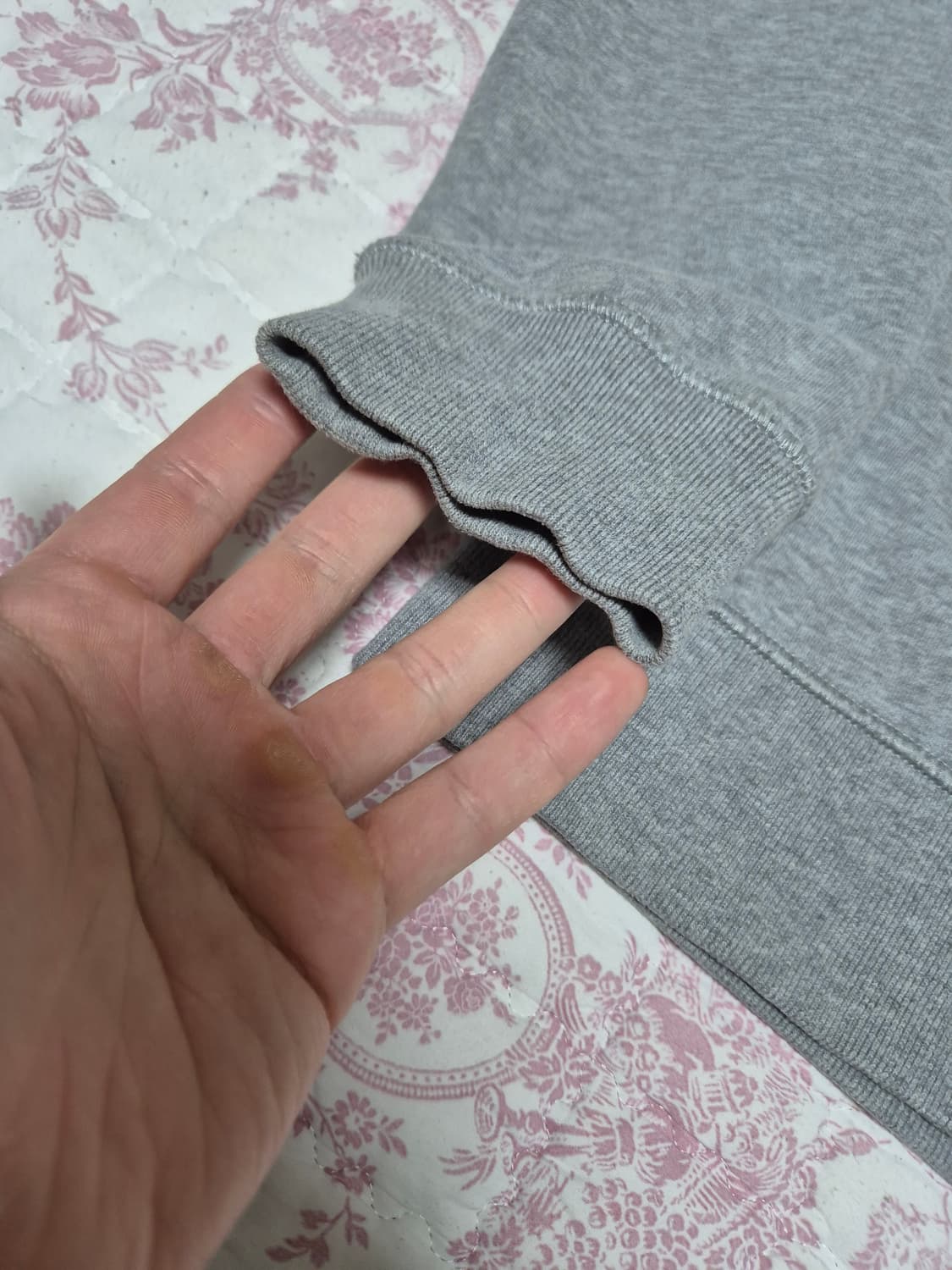 한글택 새상품급 스톤아일랜드 맨투맨 100-L 그레이 상품이미지4