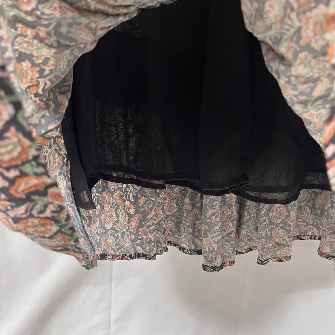 써스데이아일랜드 슬림 A라인 패턴 미니 원피스 상품이미지5