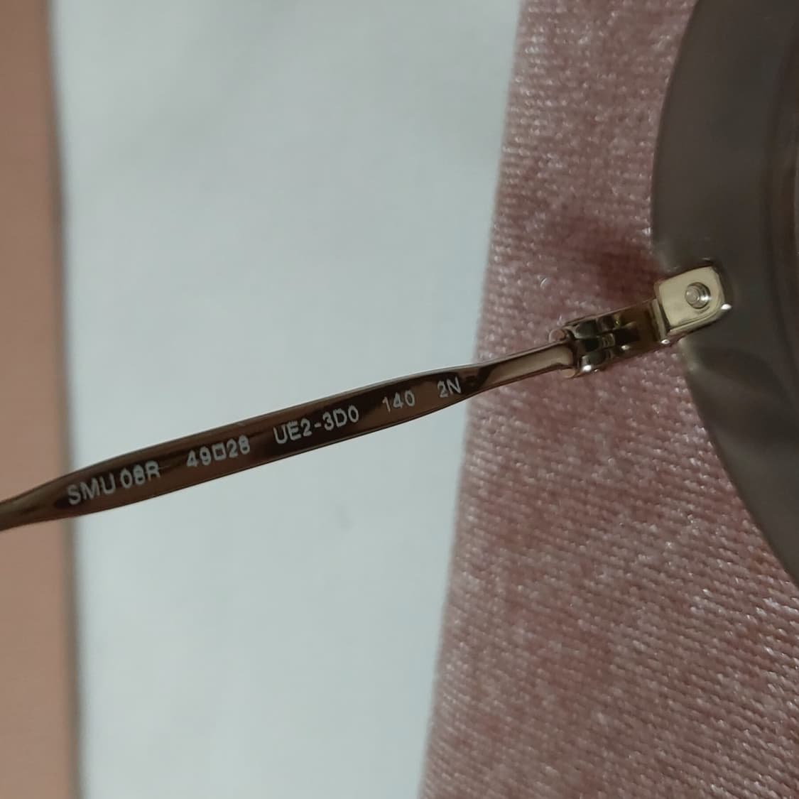 미우미우 그레이 스웨이드 라운드 스와로브스키 크리스탈 선글라스 (정품) 상품이미지6