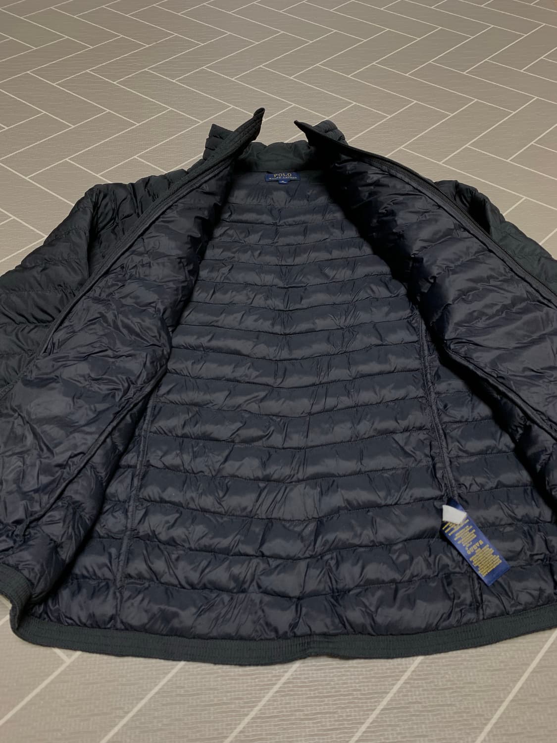 폴로 경량패딩 블랙 상품이미지4