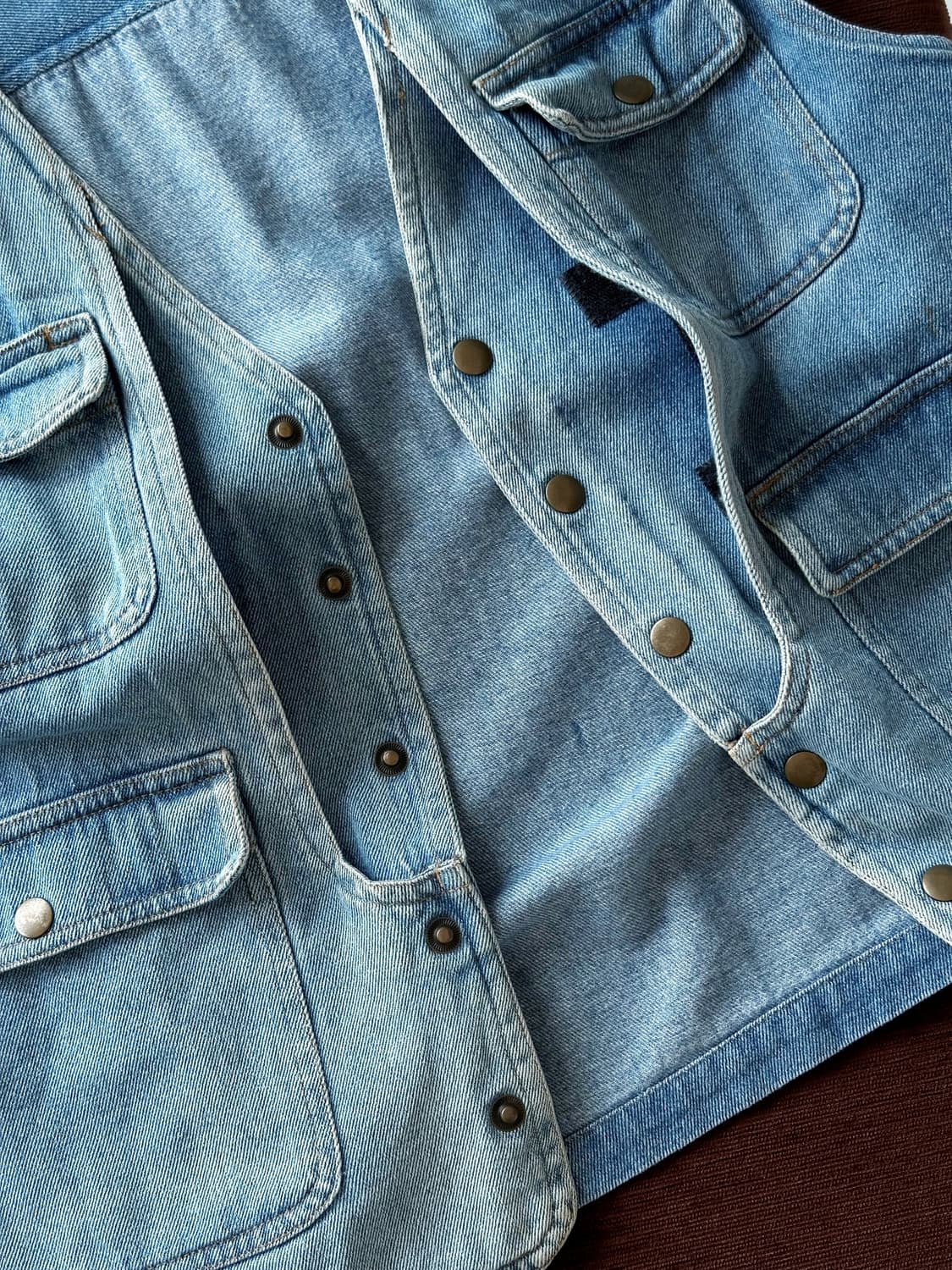 Washed denim fabric utility vest 상품이미지6