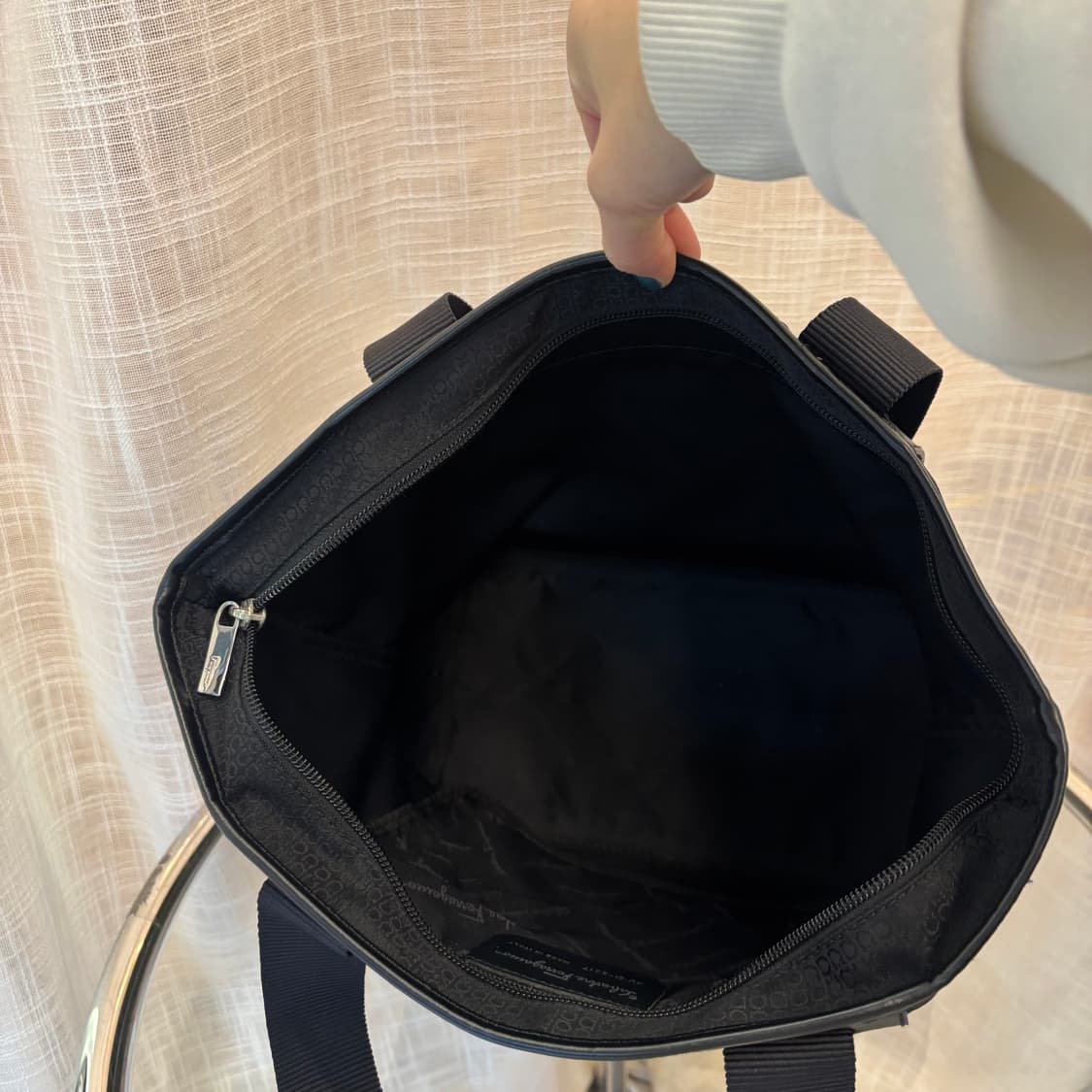 정품 페라가모 패브릭 토트백     상품이미지9