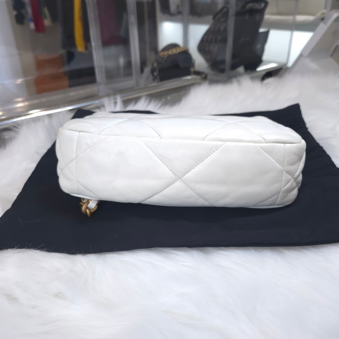 [중고/정품] 샤넬 19 플립백 화이트 상품이미지5