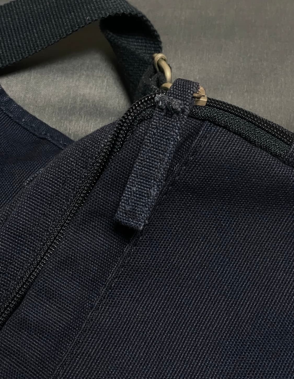 타미힐피거 미니 크로스백 상품이미지5