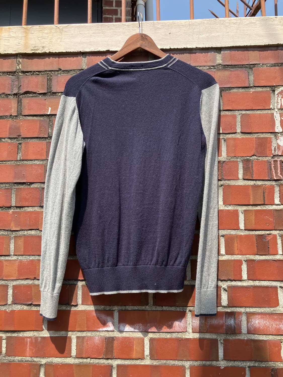 Armani Jeans 투톤 브이넥 니트 상품이미지2