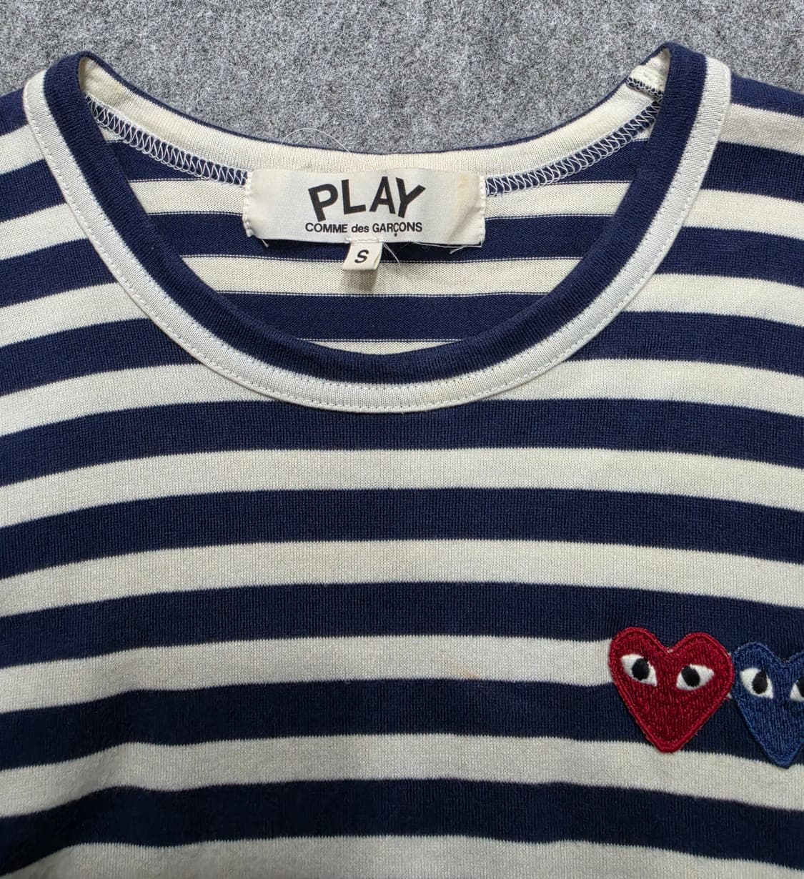 꼼데가르송 더블하트 와펜 스트라이프 긴팔티 S 네이비 상품이미지7