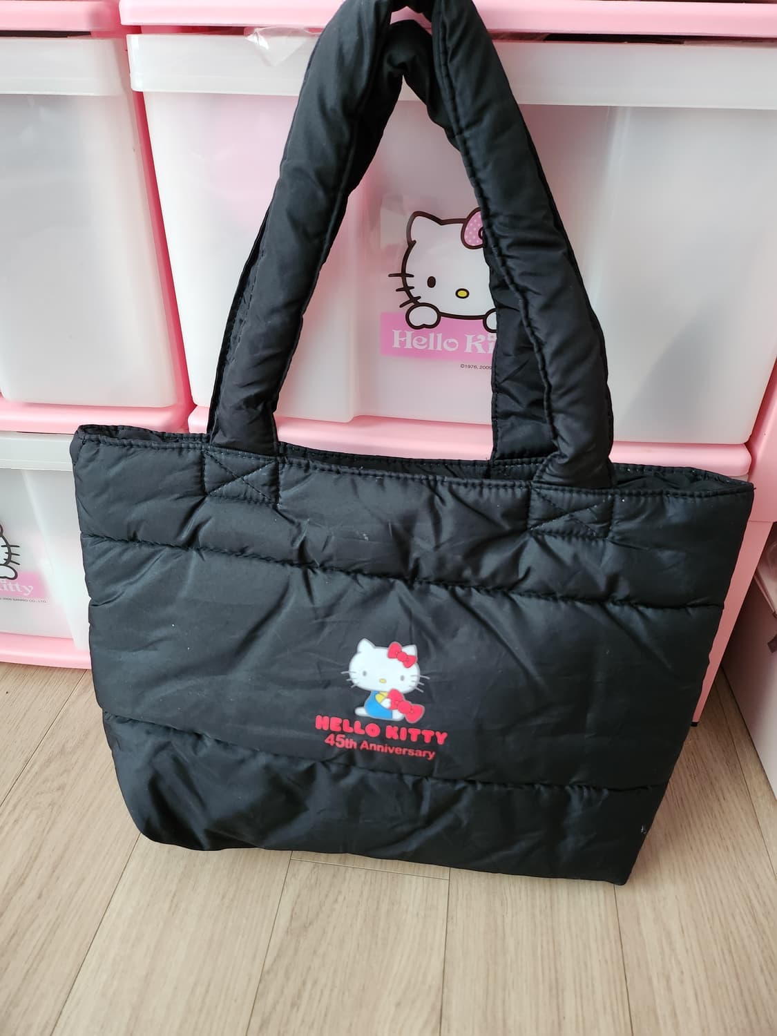 헬로키티 블랙 퀼팅 토트백 45주년 기념가방 상품이미지4