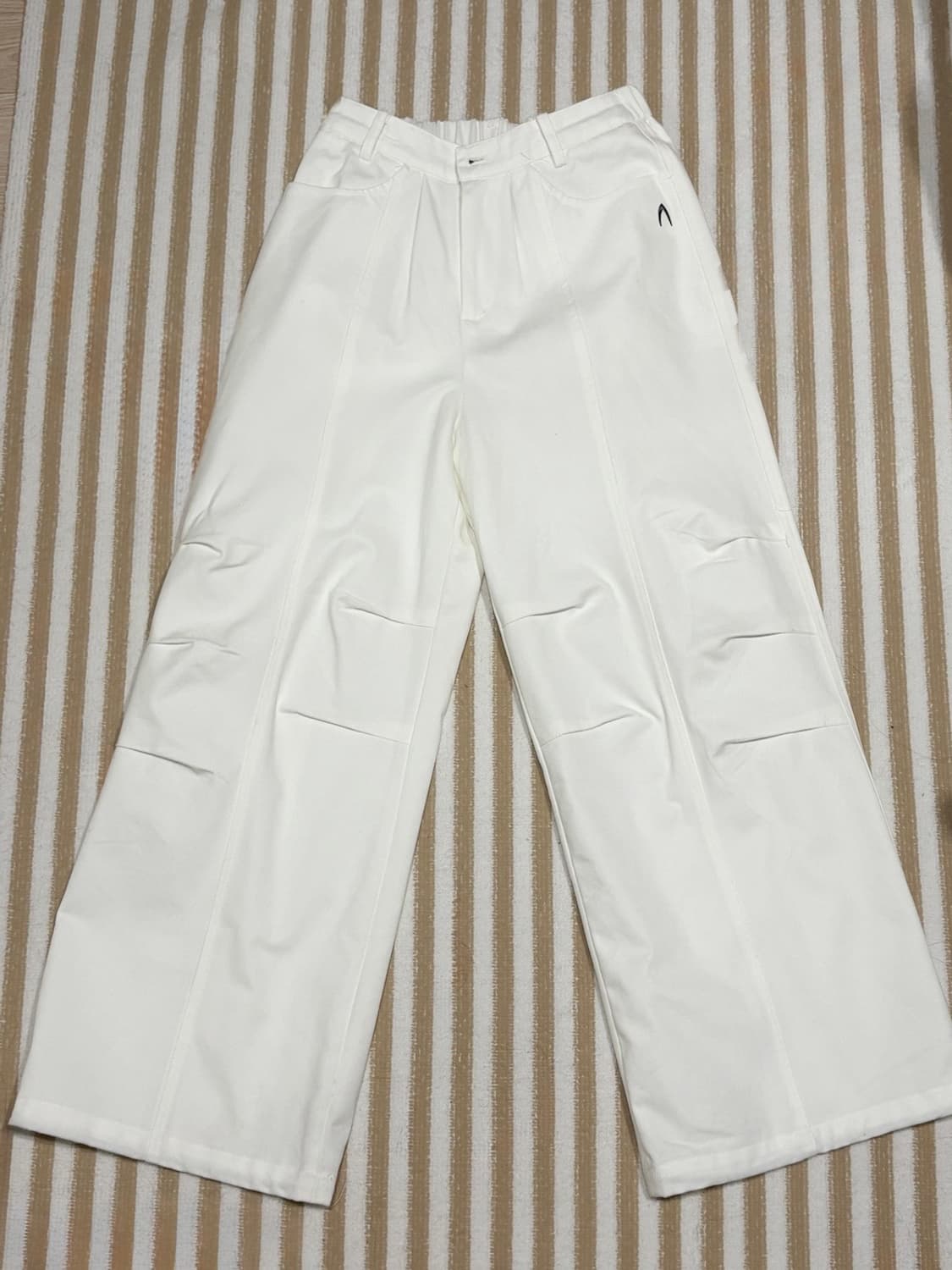 아캄 핀턱 데님 팬츠 화이트 상품이미지4