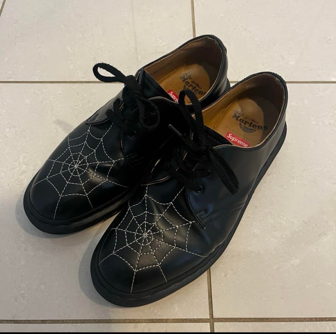 Dr. Martens x Supreme Spiderweb 3-Eye 상품이미지1