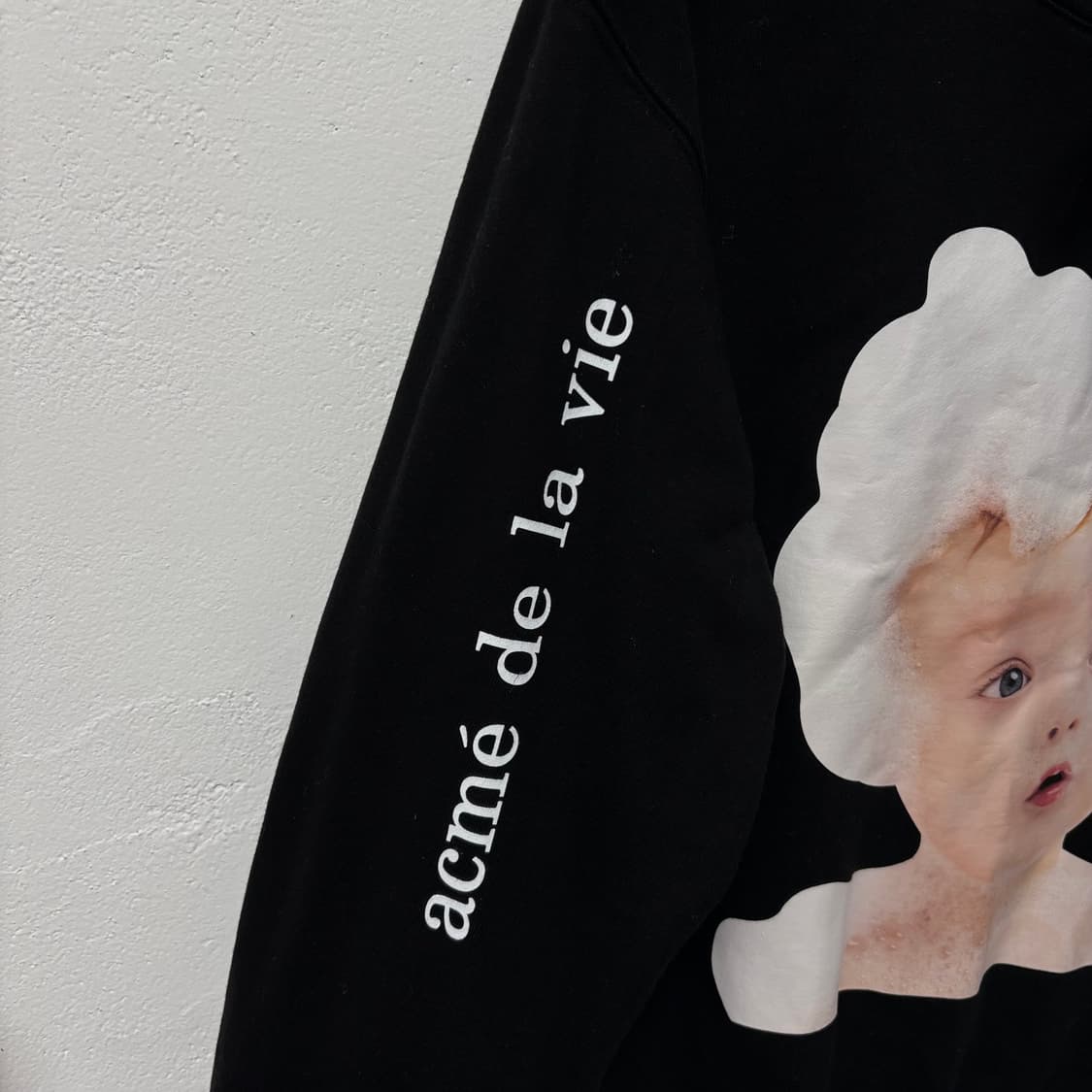 아크메드라비 블랙 프린팅 후드티 상품이미지3