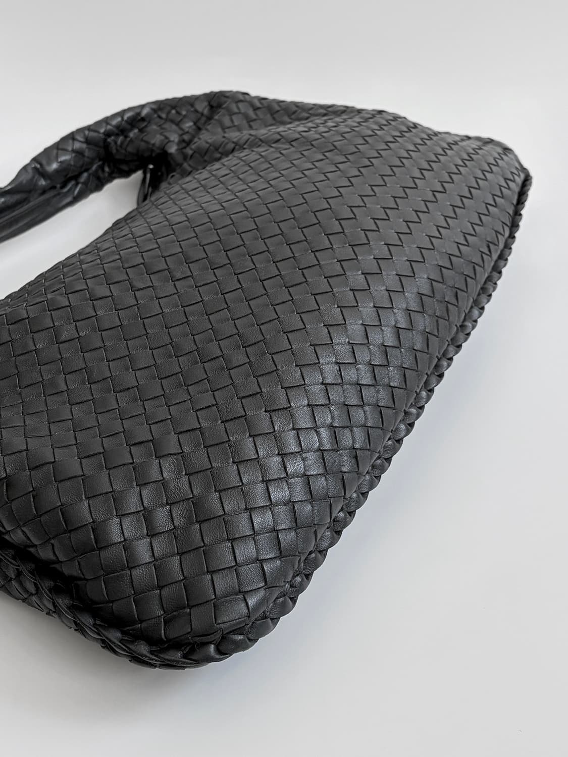 보테가베네타 인트레치아토 호보백 라지 판매합니다. 상품이미지8