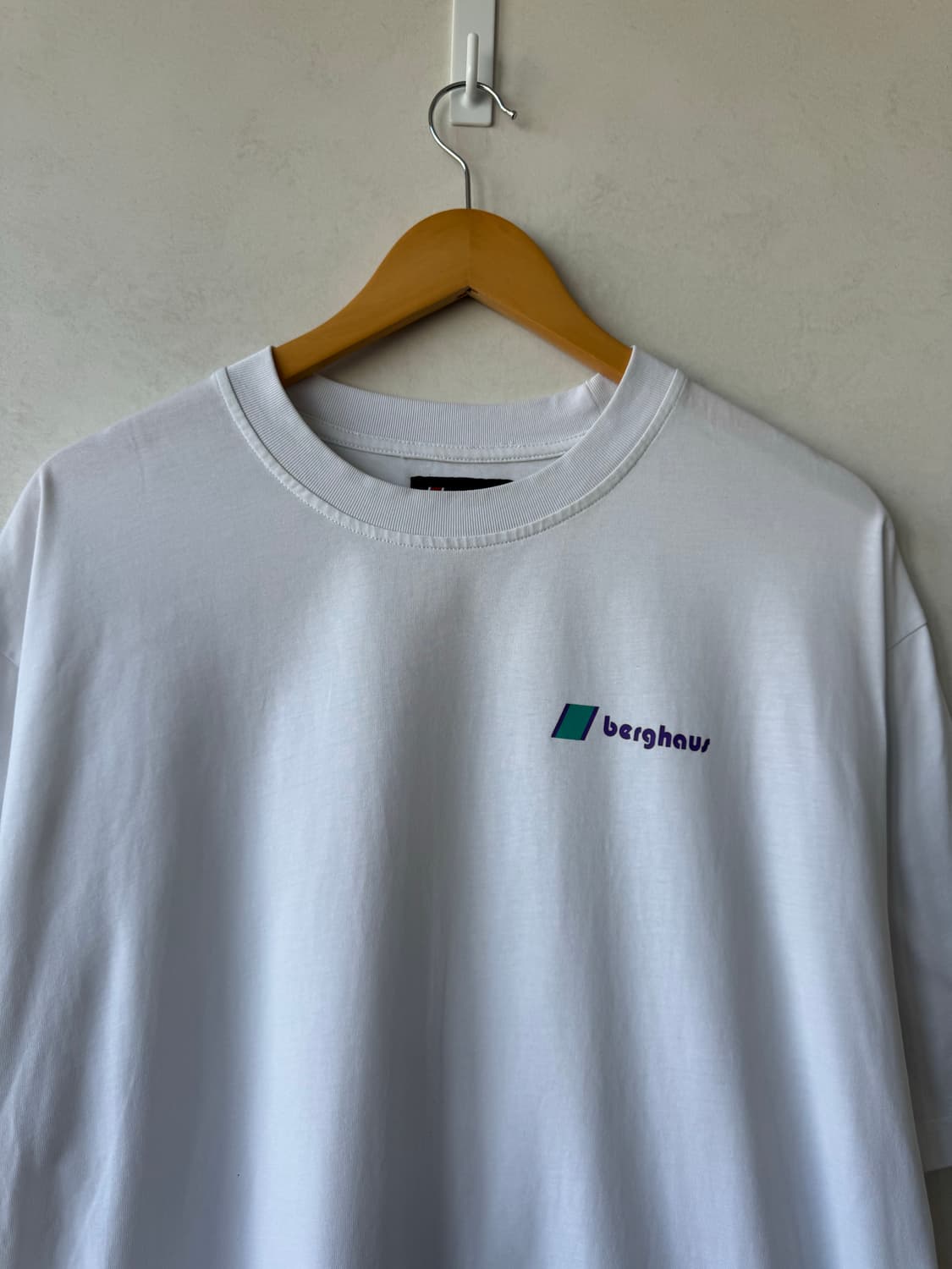 Fw24 팔라스 x 버그하우스 티셔츠 상품이미지3