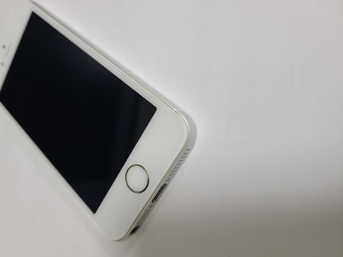 아이폰se 실버 32G 미국판무음 배터리100 상품이미지7