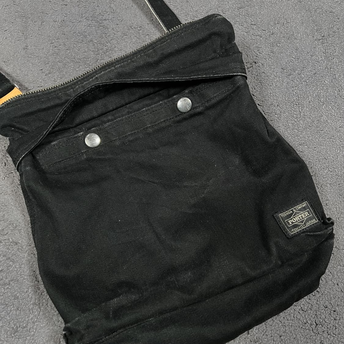 PORTER 포터 블랙 컨버스 크로스백 상품이미지3