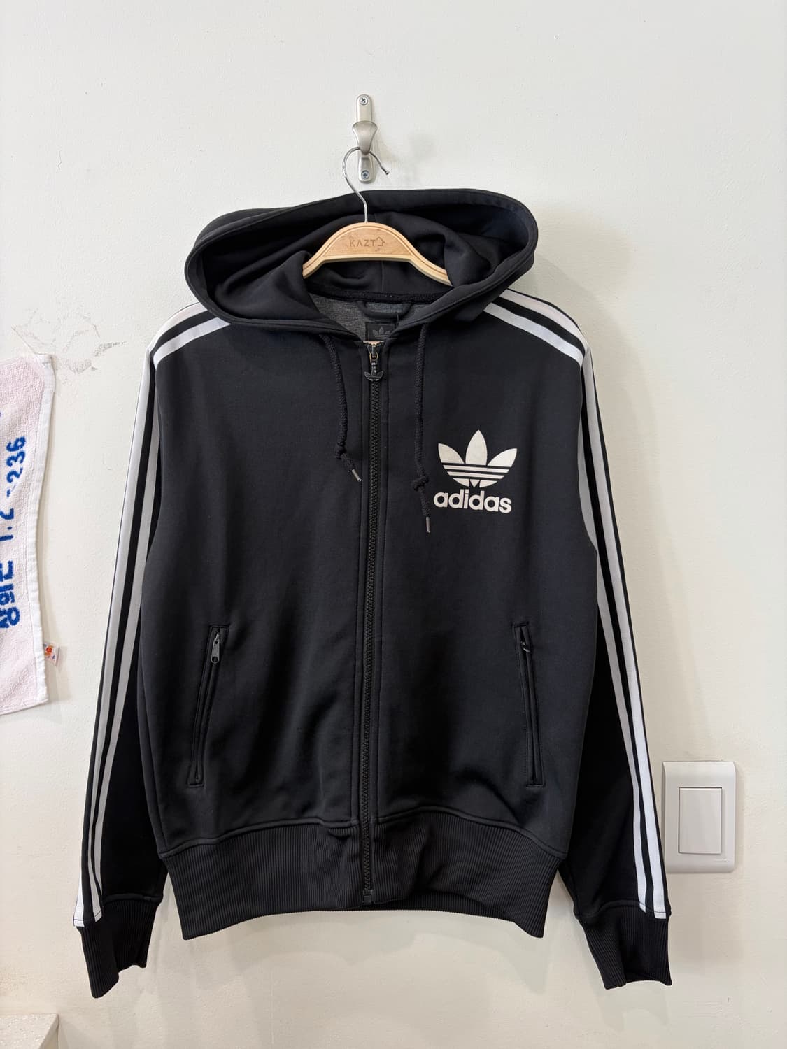 316. 아디다스 후드 플락 져지 블랙 상품이미지1