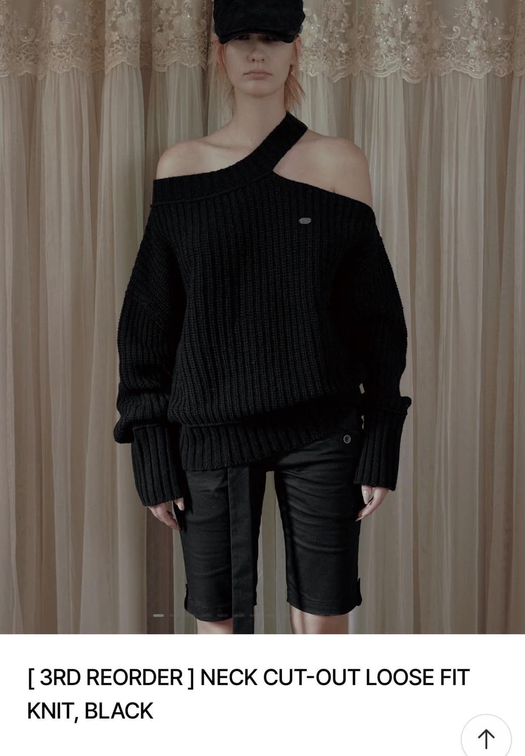 보헴서 넥 컷아웃 누즈핏 니트 상품이미지1