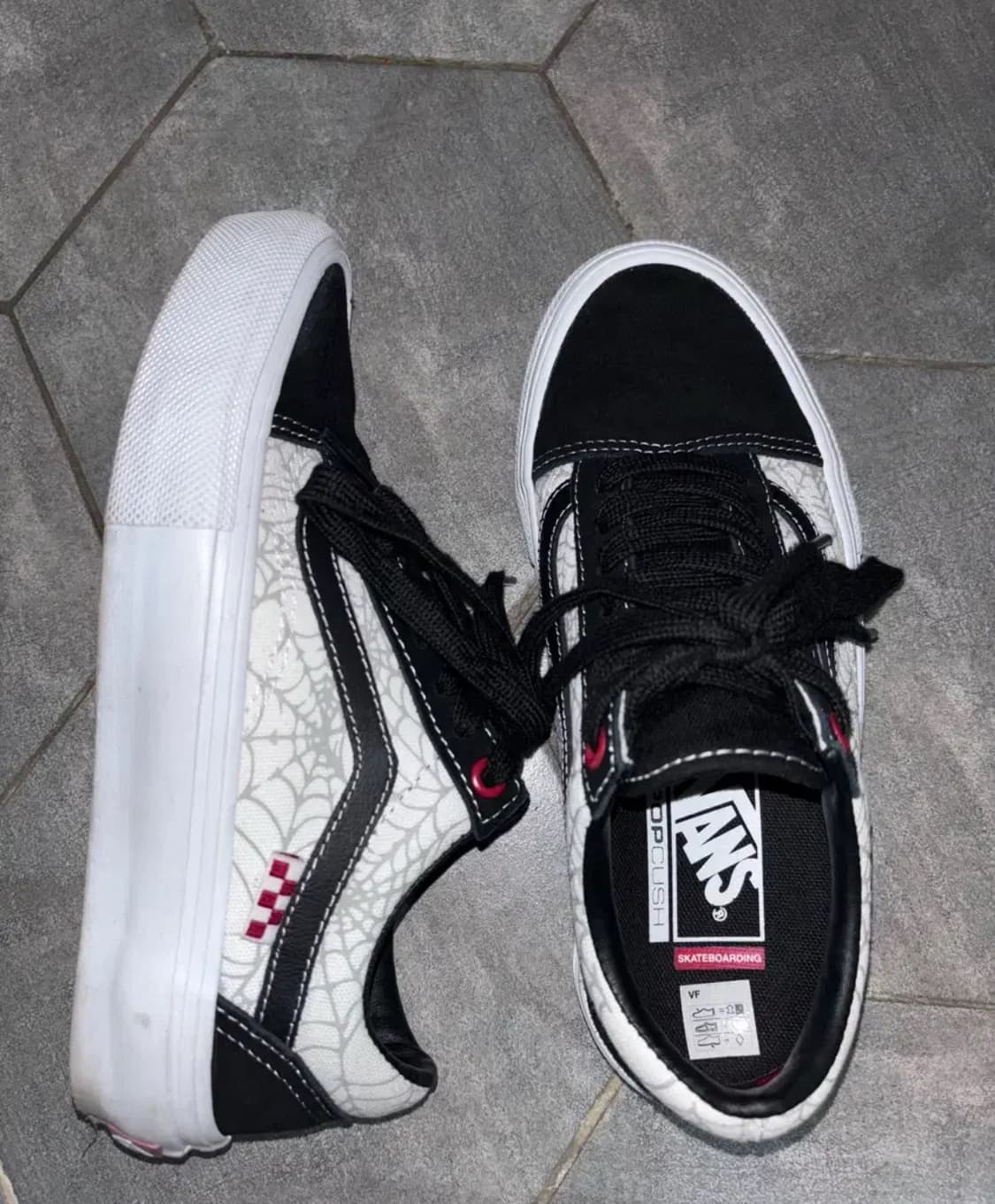 반스vans 스케이트 올드스쿨 블랙위도우 스파이더 블랙 상품이미지4