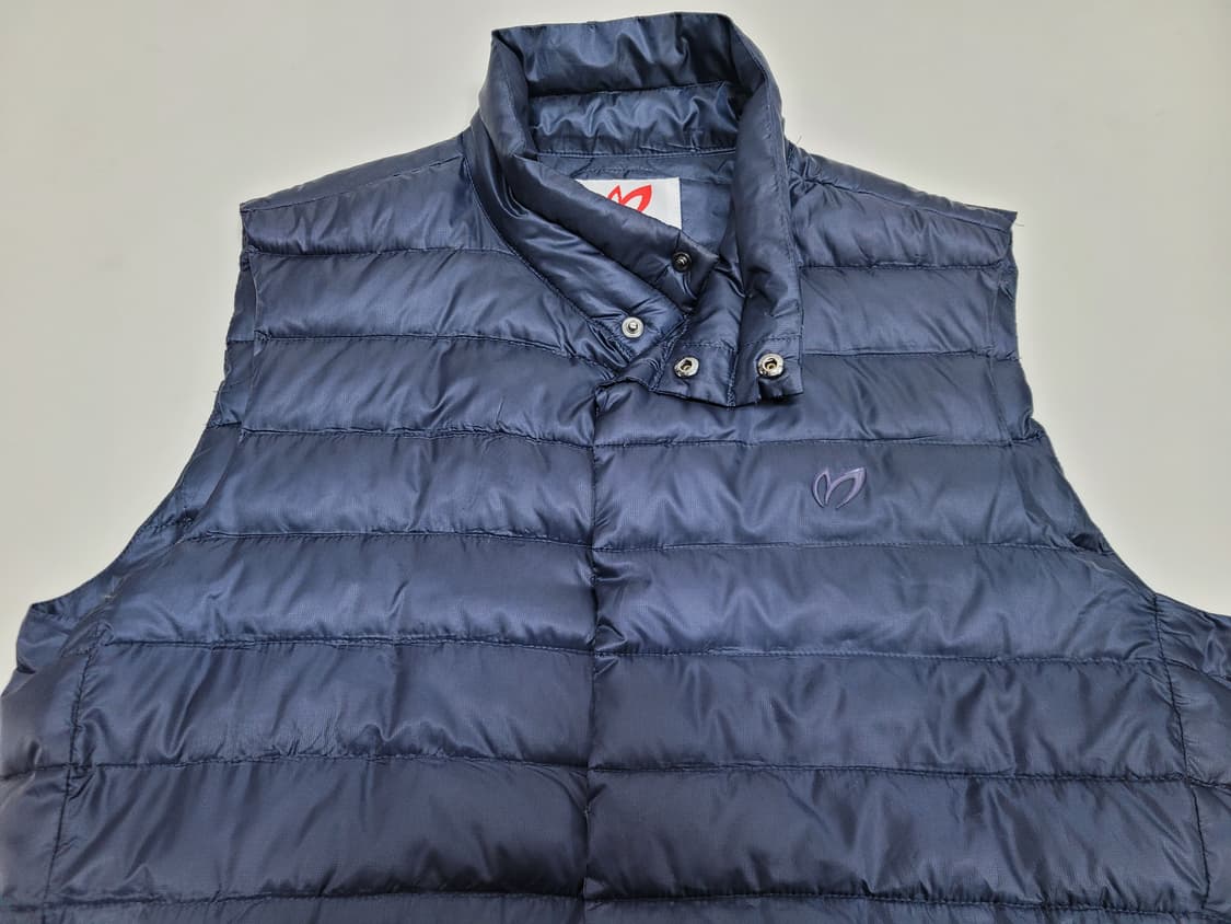 마스터바니에디션 경량 다운 패딩 베스트 / 사이즈 4 (95) 네이비
 상품이미지3