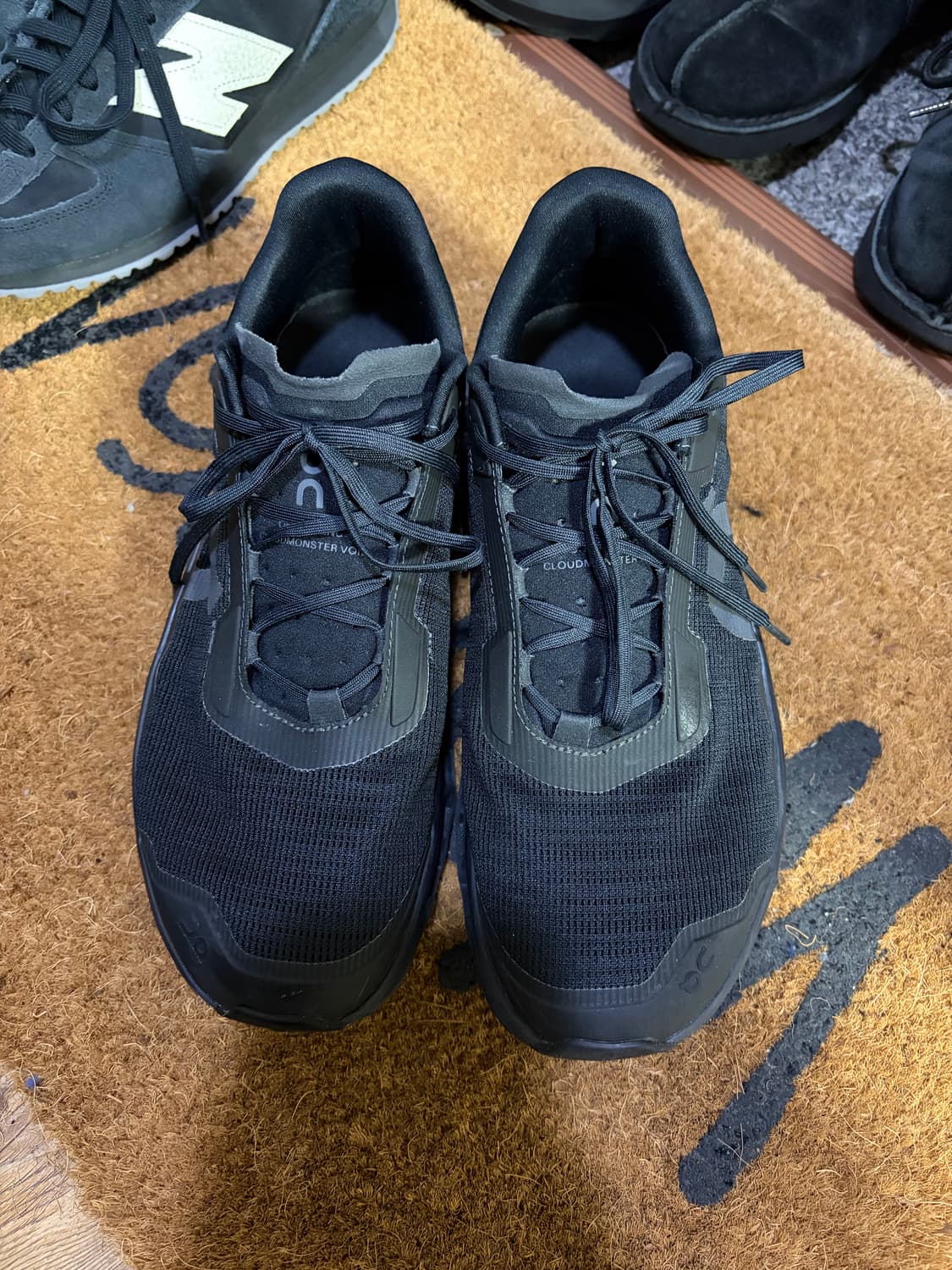 온러닝 클라우드 몬스터 보이드 블랙 EU44 280 상품이미지3