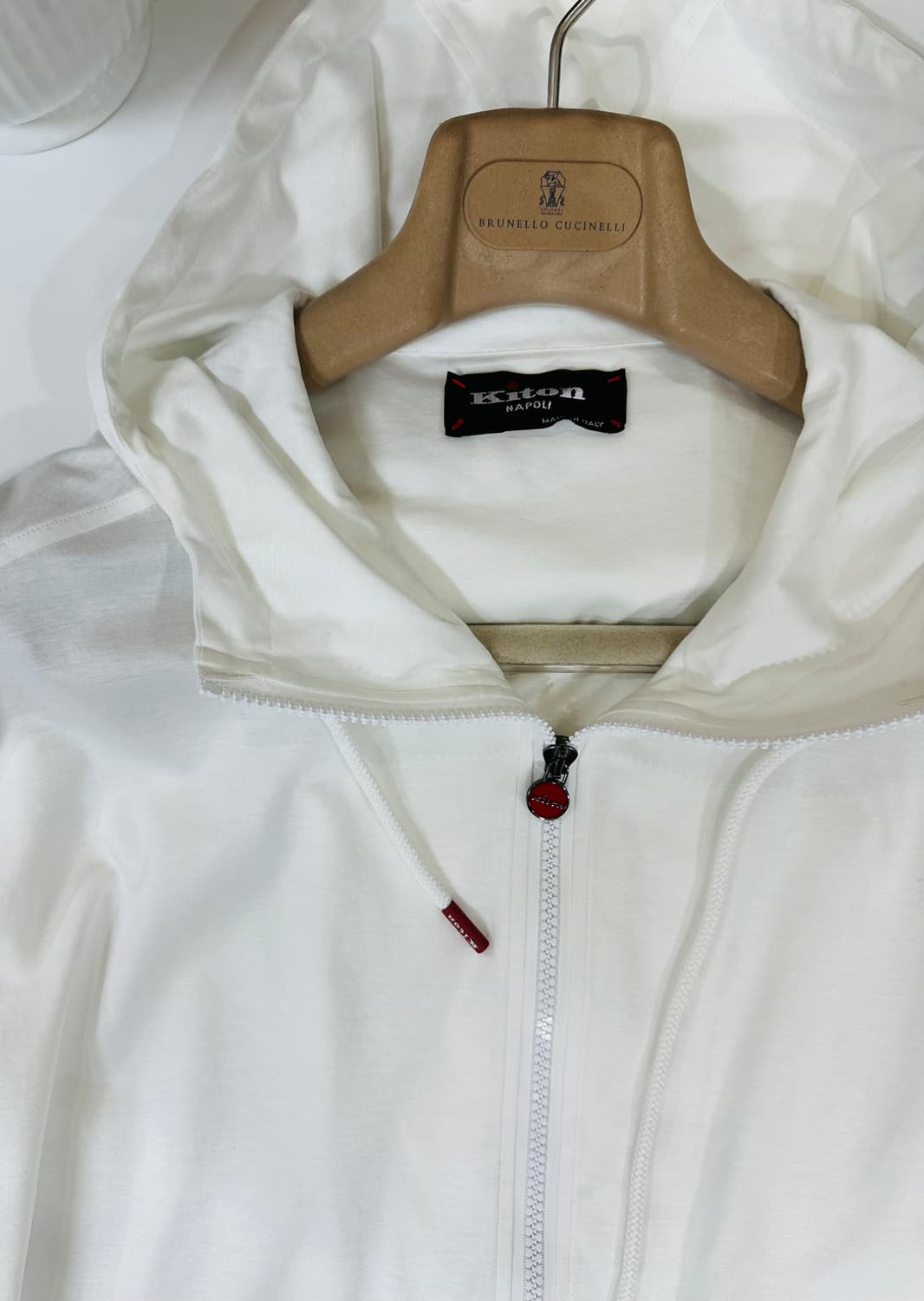 키톤 화이트 후드 집업 새상품 상품이미지4