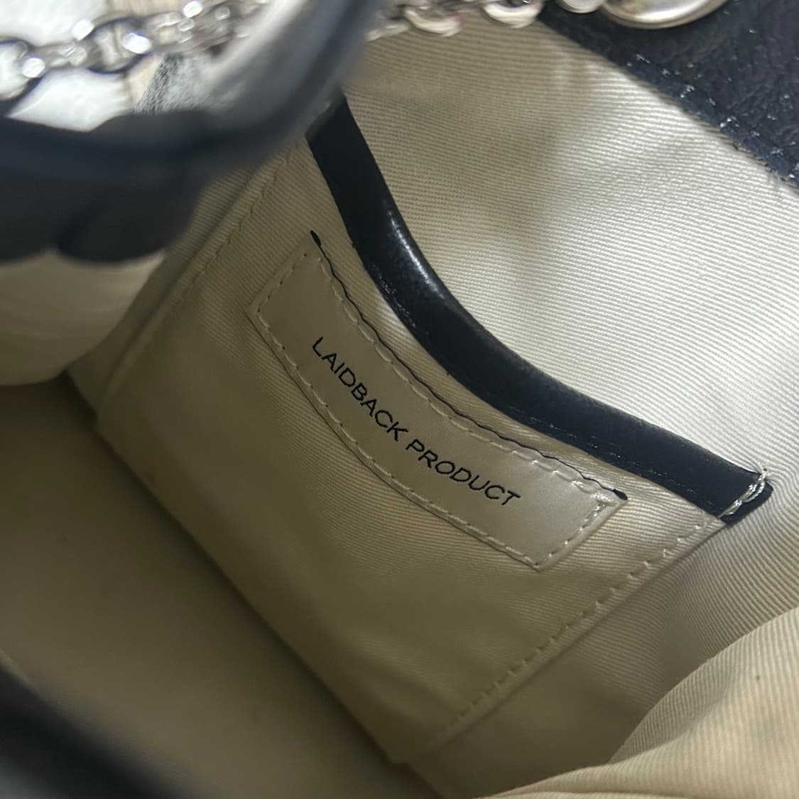 레이드백 12미니 체인 버킷백 블랙 상품이미지4