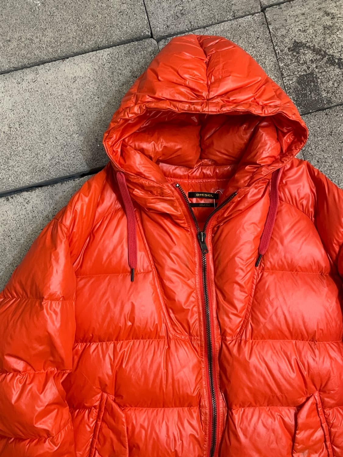 디젤 블랙 골드 라인 글로시 패딩 상품이미지2