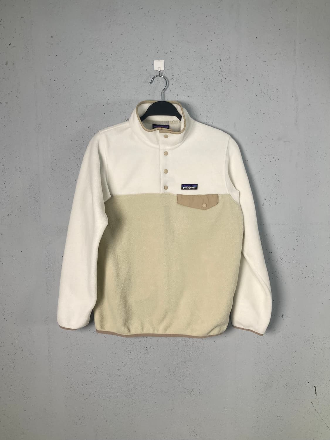 파타고니아 신칠라 풀오버 베이지/화이트 (S) 새상품급 상품이미지1