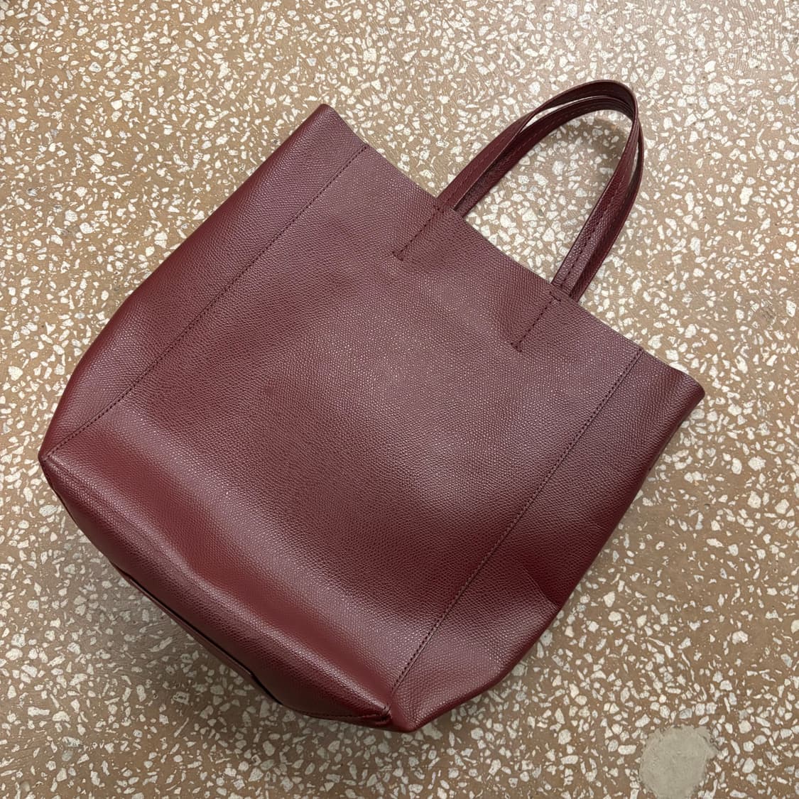 셀린 버건디 버티컬 카바스 스몰 토트백 상품이미지4