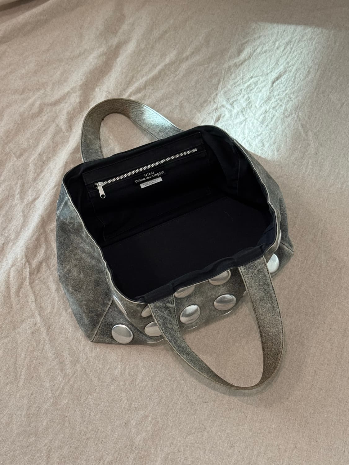 꼼데가르송 메탈 도트 레더 토트백 상품이미지6