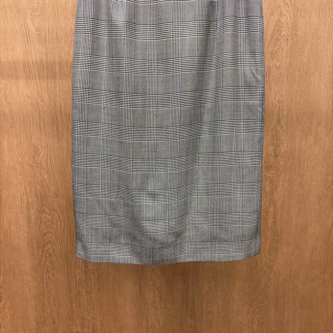 캘빈클라인 울 블렌드 미디 스커트 미니멀 글렌 체크 패턴 디테일 그레이 상품이미지5