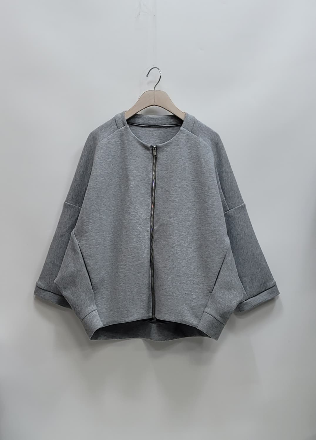BEANPOLE 20SS 빈폴 애쉬 래글런 풀집업 / 여 95

 상품이미지1