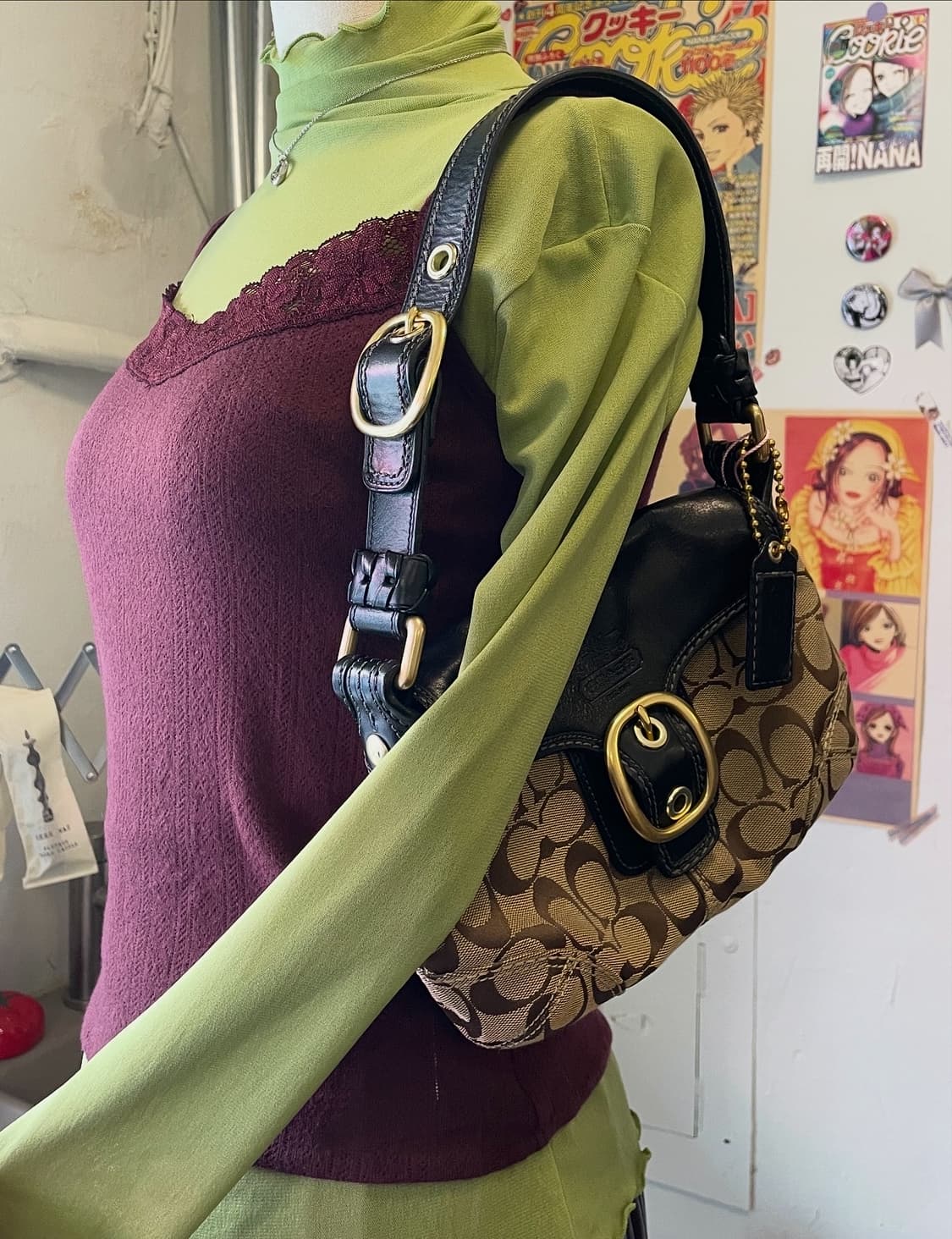 코치 시그니처 버클 숄더백 상품이미지3