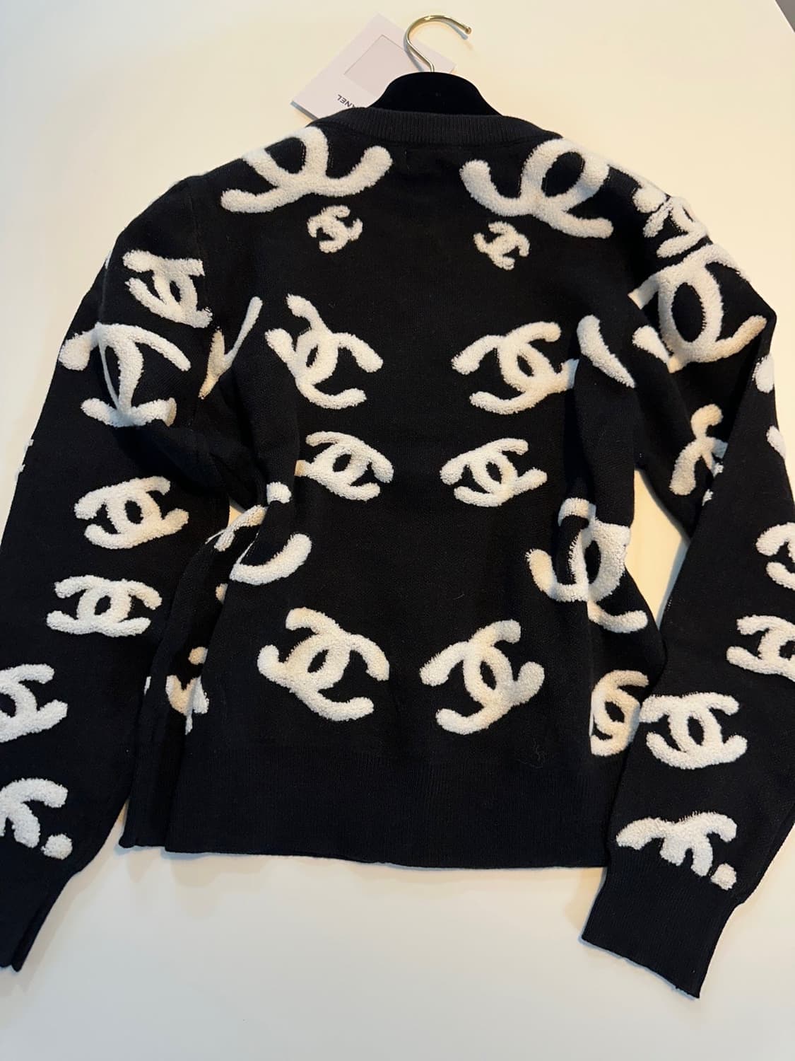 (새상품)샤넬로고가디건 상품이미지10