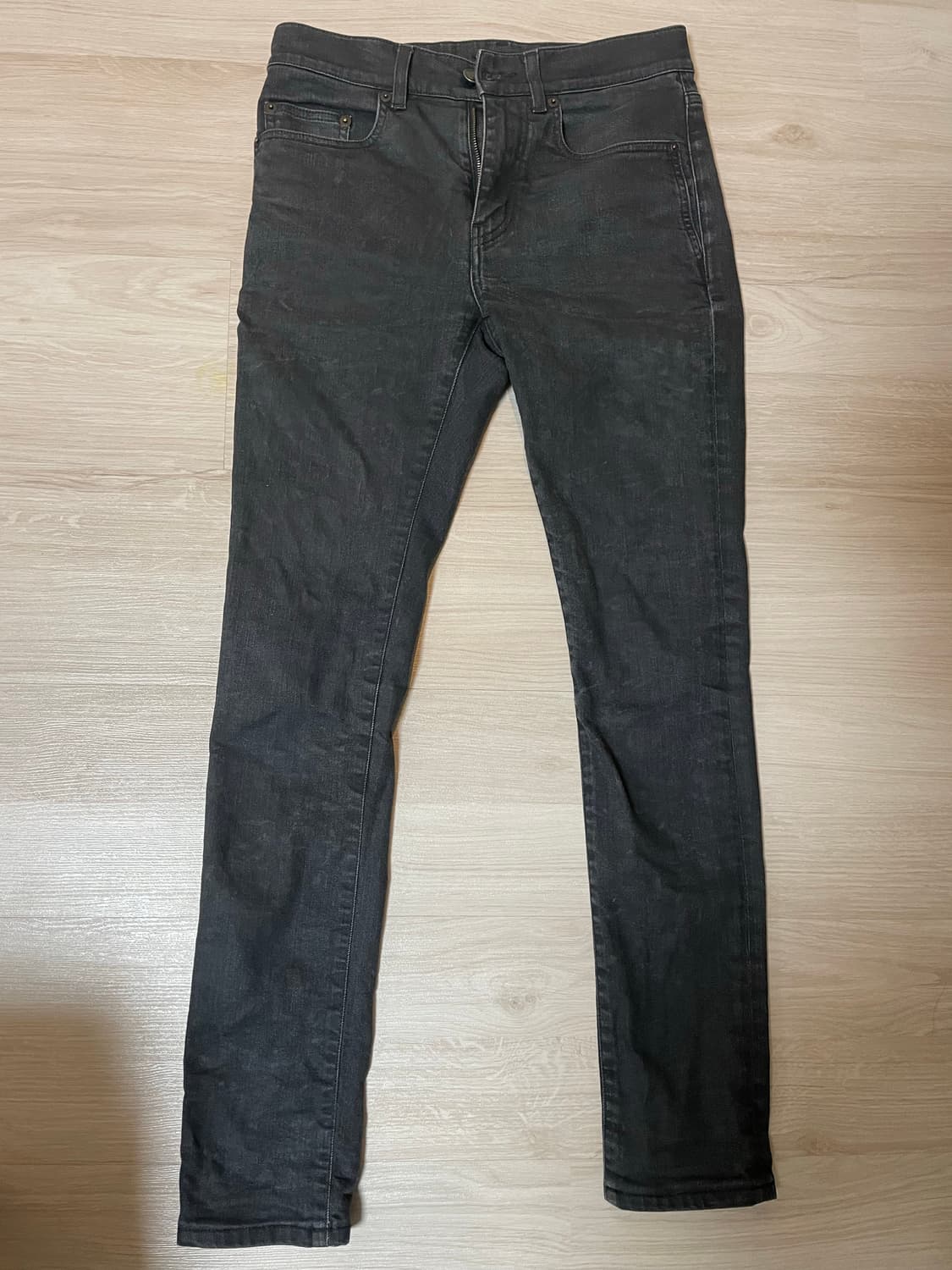 생로랑 D02 블랙 왁스 코팅 스키니진 상품이미지1