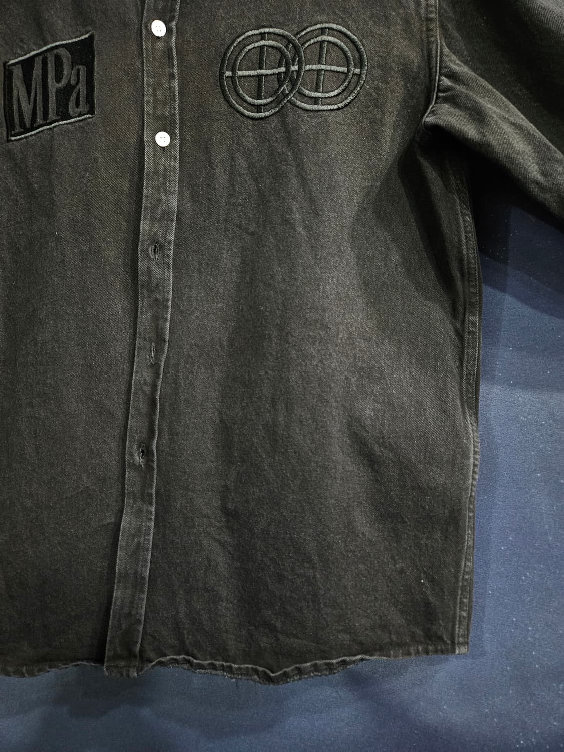 플라스틱 프로덕트 블랙컬러 남성 오버핏 90~95 데님셔츠  상품이미지6