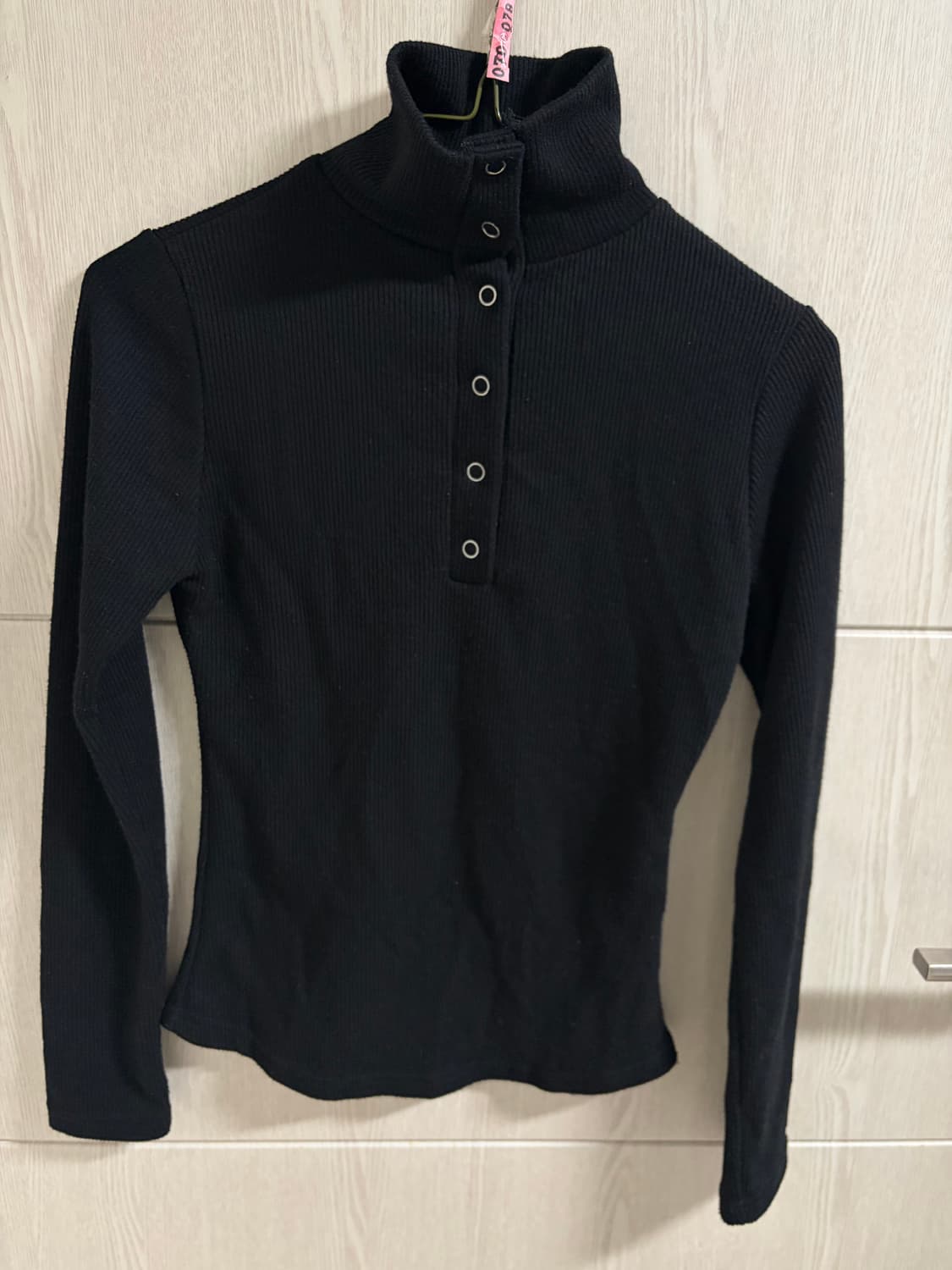 헬레네파리스 스냅 터틀넥 긴팔티 상품이미지4