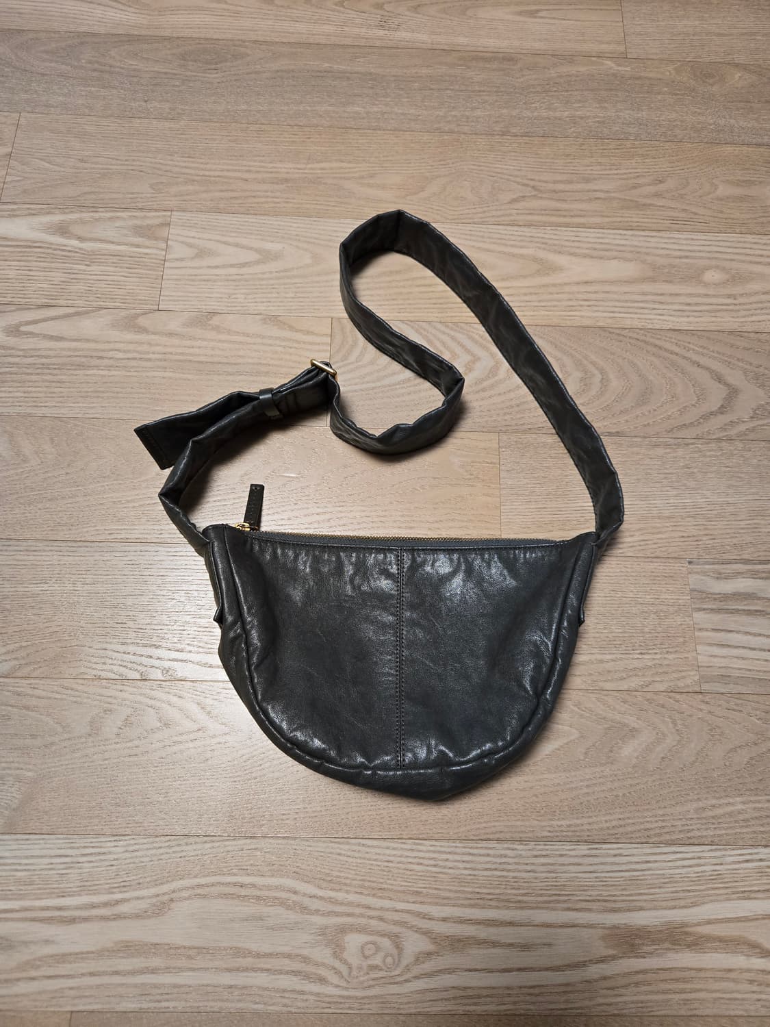 SYSTEM 시스템 레더 반달 크로스백 2022 상품이미지1