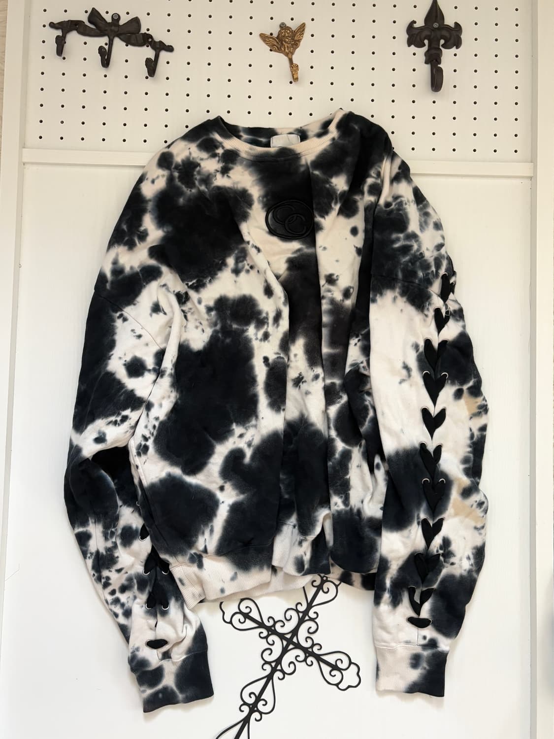 • Navy Tie Dye Back Eyelet sweatshirt 상품이미지5
