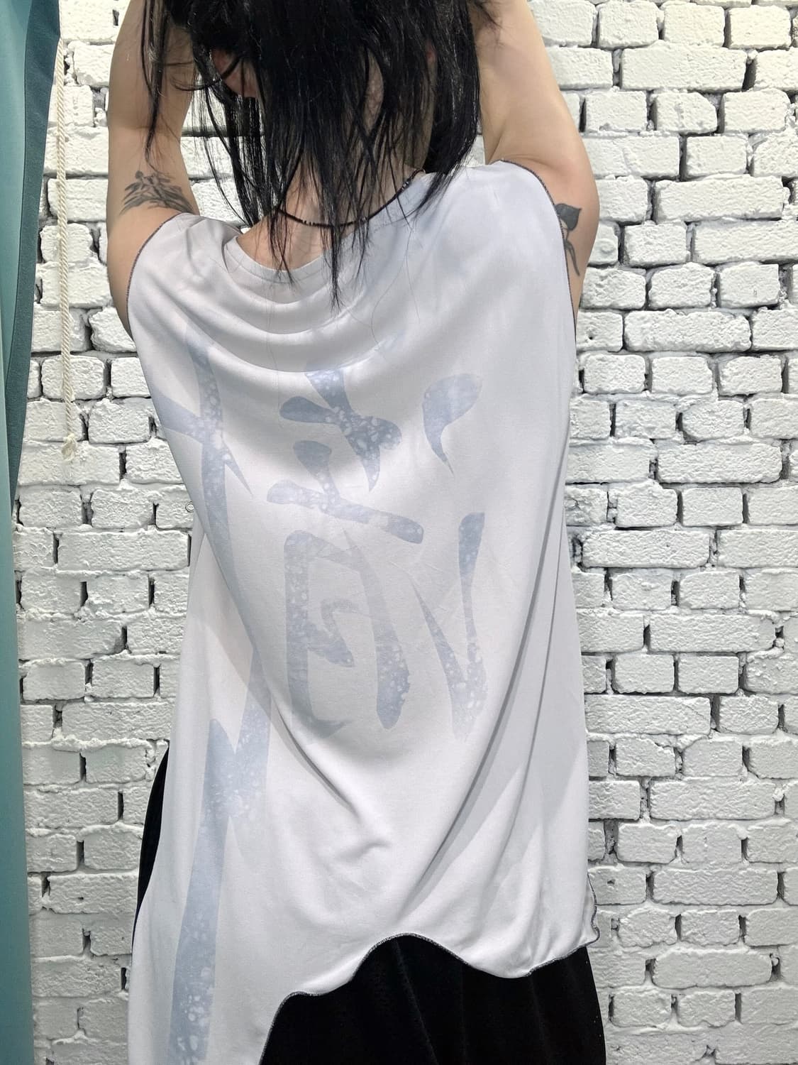 Asymmetric Print Sleeveless Top 상품이미지4