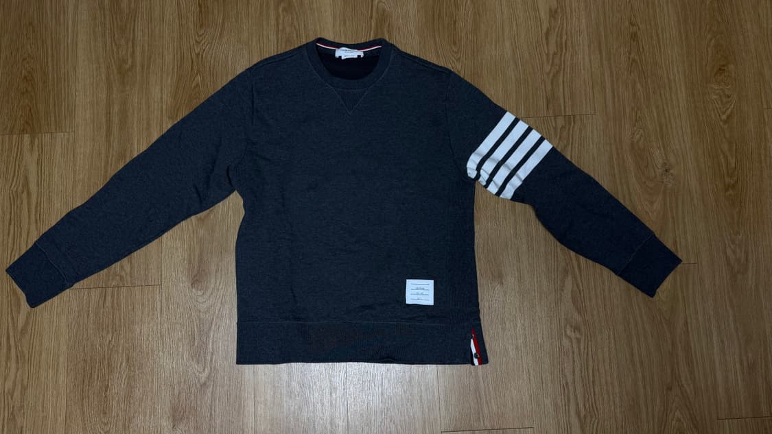 톰브라운 클래식 루프백 4-바 스웨트셔츠 - Dark Grey 상품이미지1