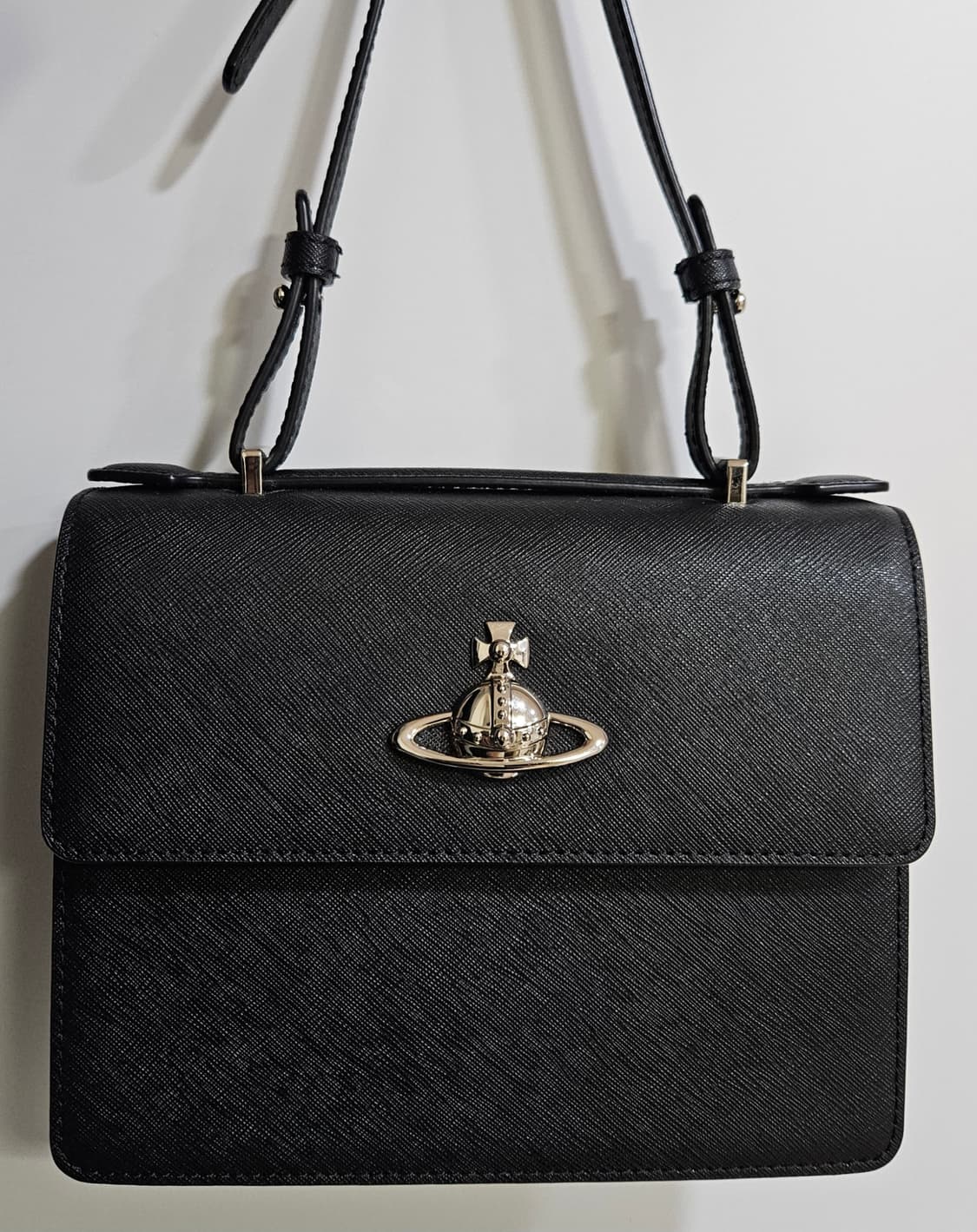 비비안웨스트우드 핌리코 사피아노 미디엄백 상품이미지1