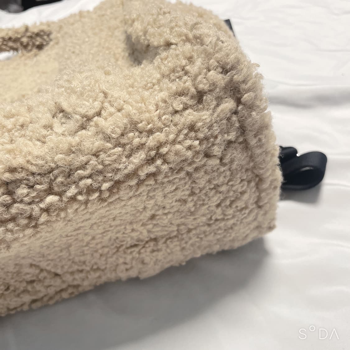 마크제이콥스 테디 토트백 베이지 상품이미지4