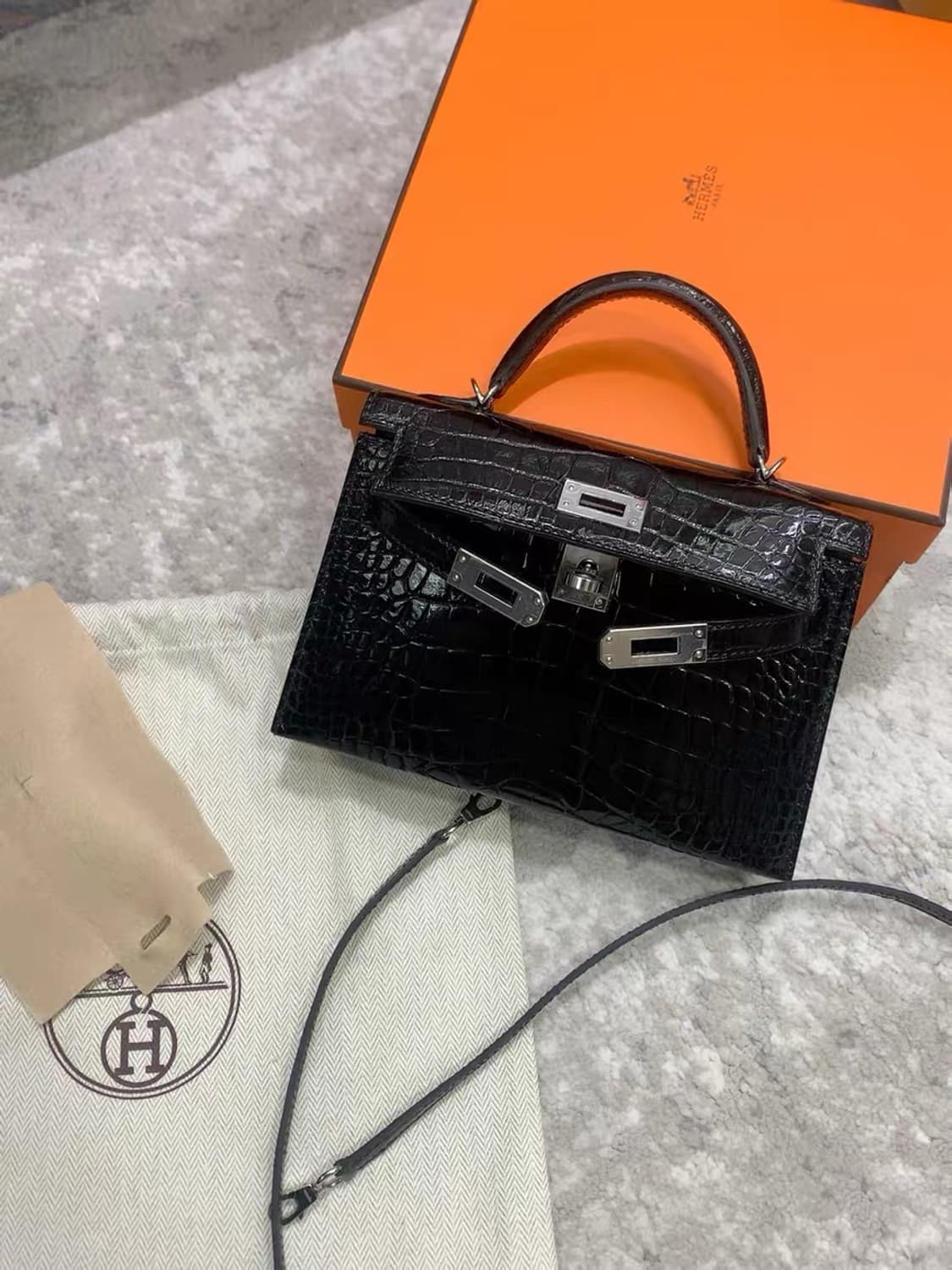 에르메스 미니 켈리백 2세대 엘리게이터 블랙 은장 상품이미지2