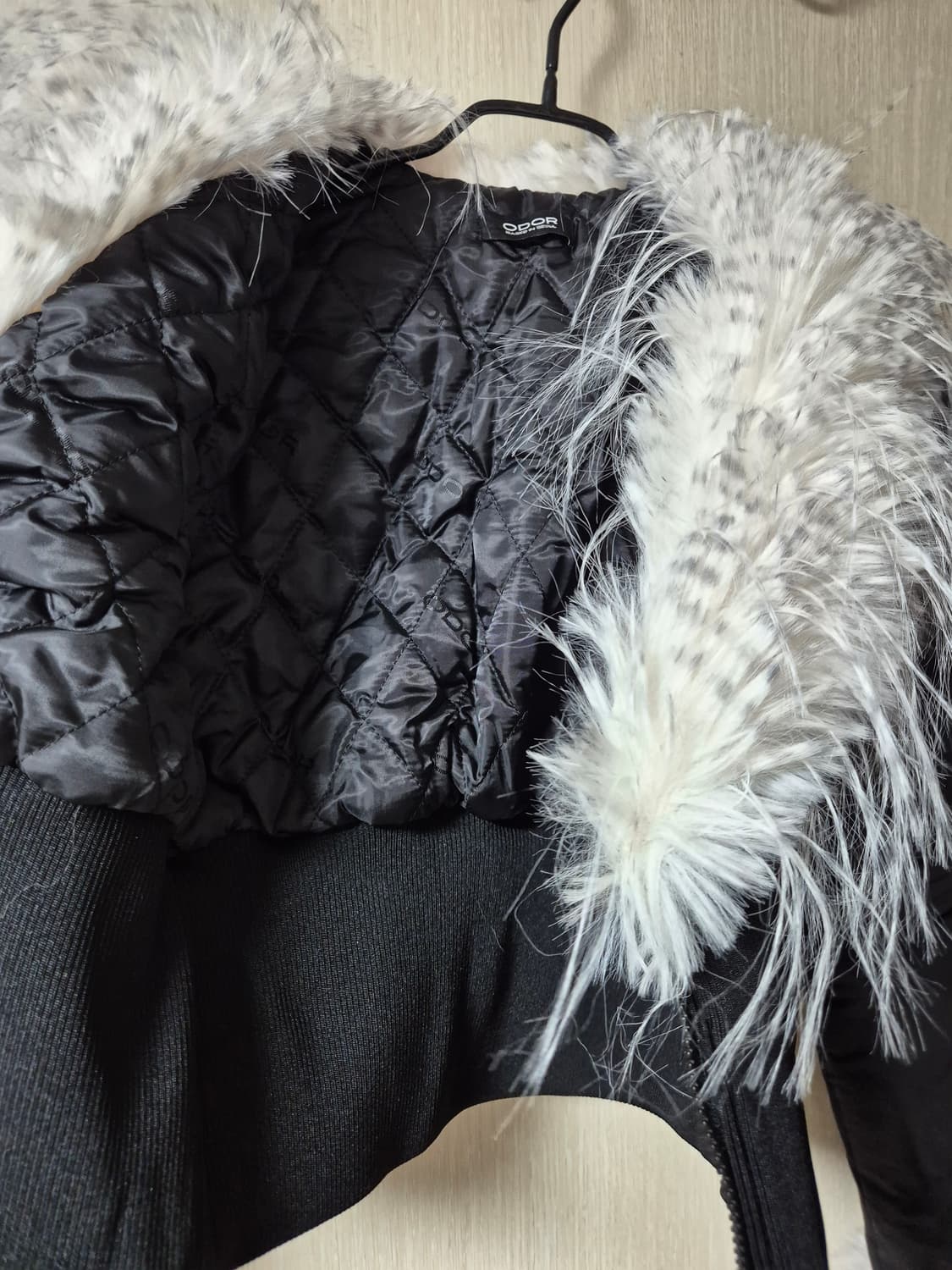 (새제품) 오도어 퍼 크롭 패딩 (25년) ODOR Trich colla 상품이미지9