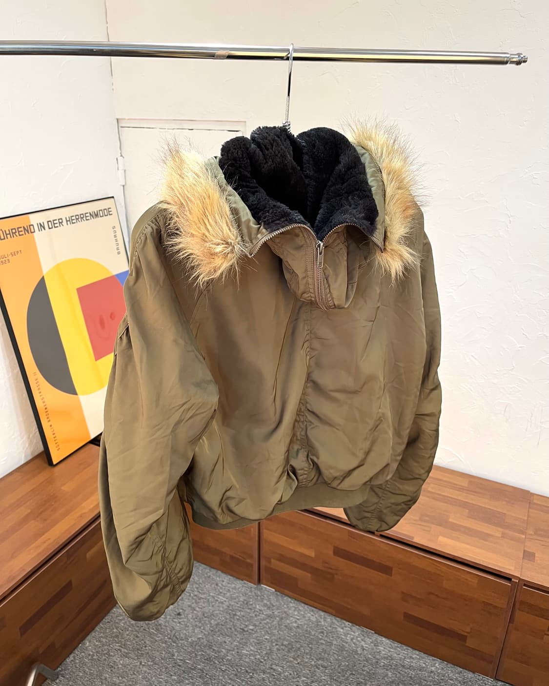 N-2B 크롭 봄버 재킷 상품이미지2