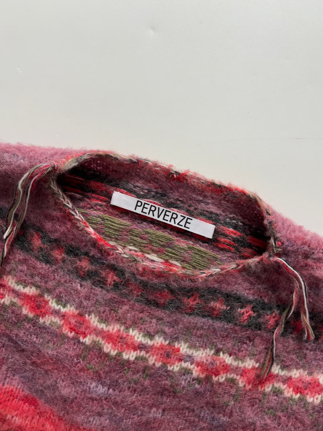 Perverze 퍼버즈 크롭 니트  상품이미지9